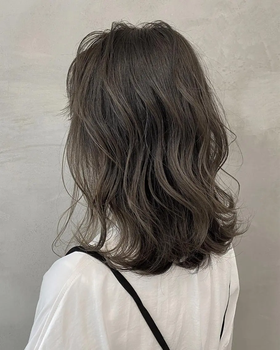 セミロング カラー 透明感カラー グレージュ カーキグレージュ カット ヘアカラー トリートメント 🫧透明感カラー🫧 OIKAWAのヘアスタイル