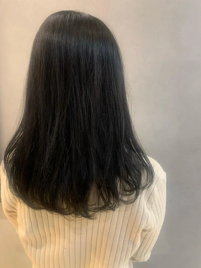 セミロング ヘアカラー 土佐 優奈のヘアスタイル