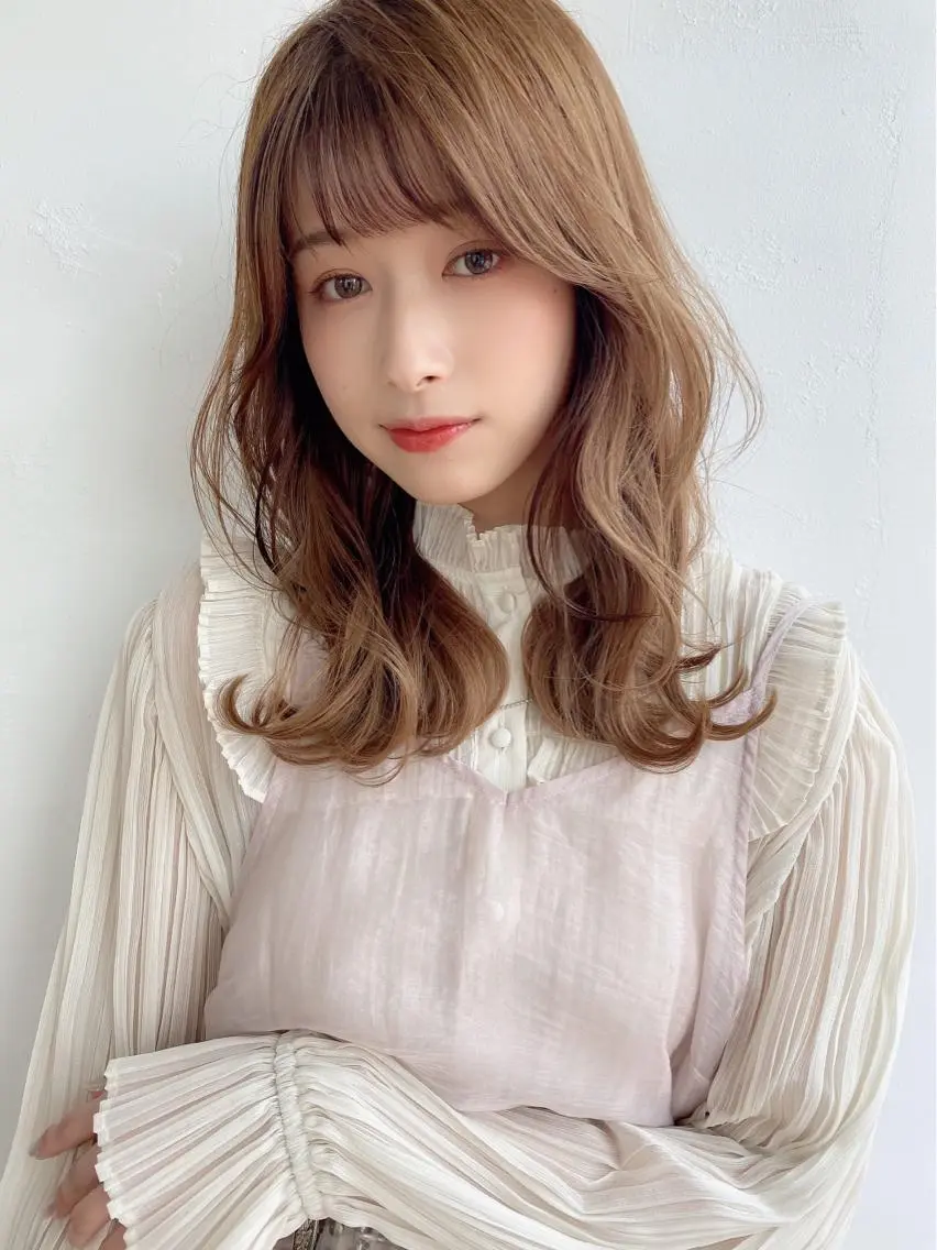 ミディアム 韓国風ヘア レイヤーカット 鎌倉 彩のヘアスタイル