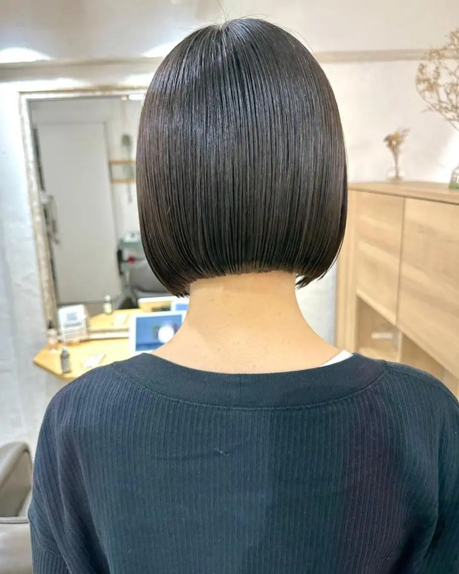ショート カラー パーマ 切りっぱなしボブ 前下がりボブ ショートボブ 黒髪 デザインカラー 髪質改善 縮毛矯正/ レイヤー/銀座/本木のヘアスタイル