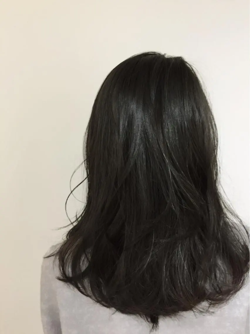 セミロング カラー パーマ ヘアアレンジ ネイル マツエク・マツパ ブルーカラー ブルージュ グレージュ ブルー カット ヘアカラー トリートメント ヘアセット ✨ハイクオリティ✨ 山本香也のヘアスタイル