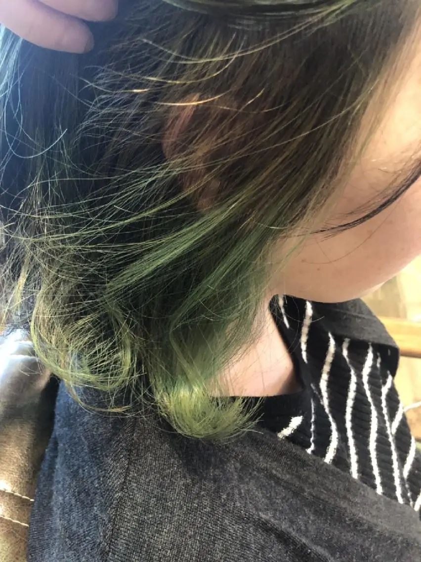 カラー ブリーチ ヘアカラー トリートメント 堀 望美のヘアスタイル