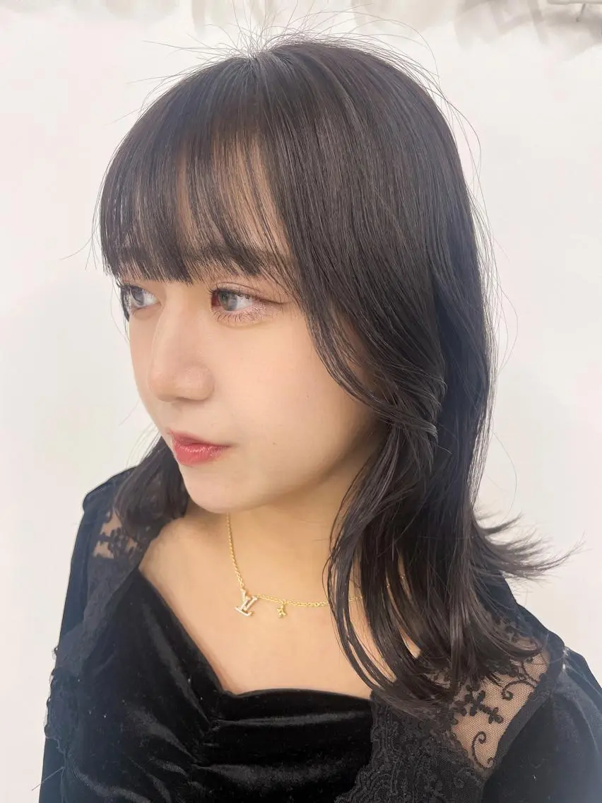 カラー アッシュ アッシュグレー 白髪染め 解決‼️のヘアスタイル