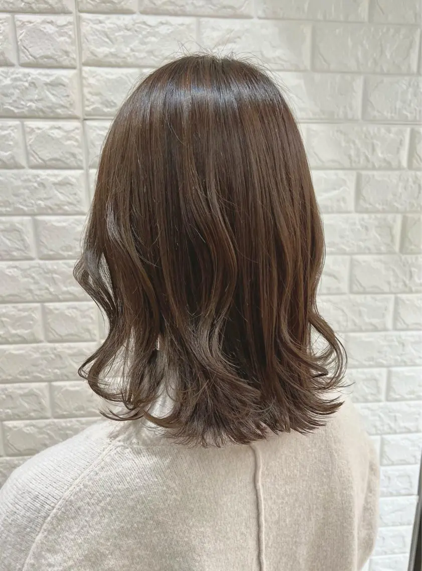 セミロング カラー アッシュ ベージュカラー ブラウンカラー ミルクティーベージュ オリーブアッシュ 艶髪 ♡Tomiyaのヘアスタイル