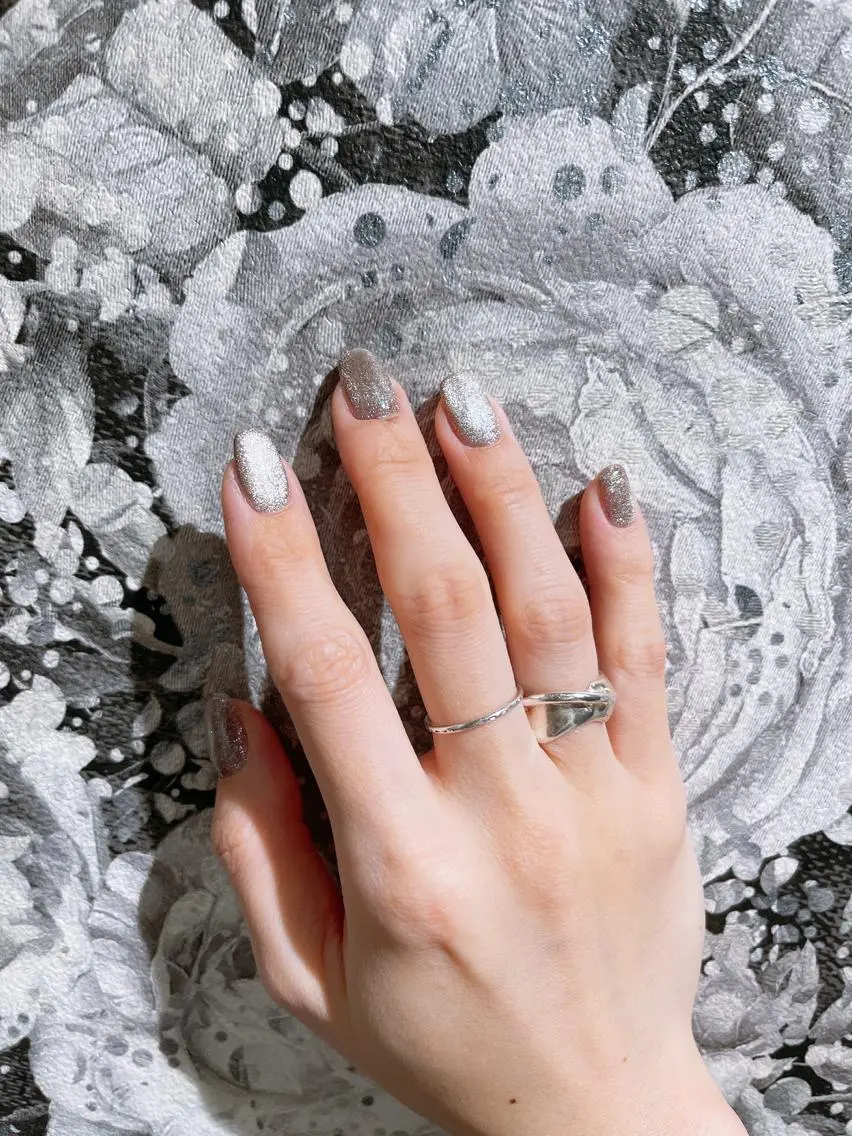 ネイル キラキラネイル マグネットネイル nailsalon mur.のネイルデザイン