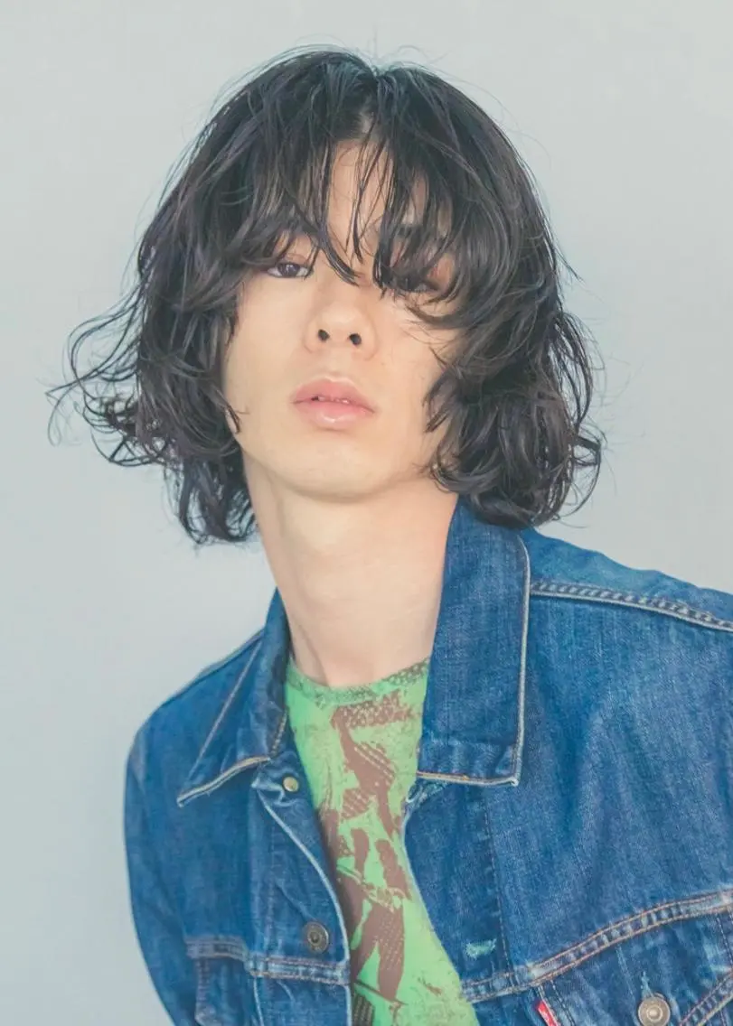 ロング メンズ メンズパーマ アダチ コウスケのヘアスタイル
