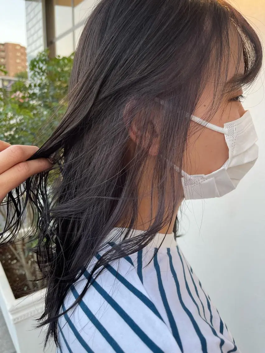 セミロング カラー シルバー 由比藤理子 ブリーチカラー🌈のヘアスタイル