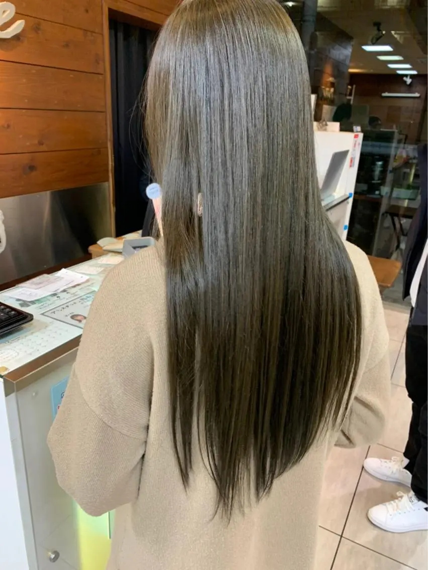 ロング レイヤー/艶髪カラー 森本くるみのヘアスタイル