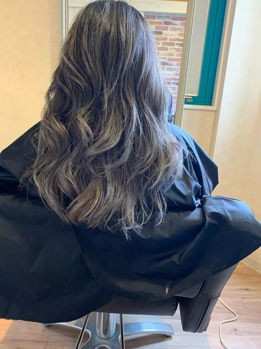 ロング Lit.豊橋 夏目のヘアスタイル