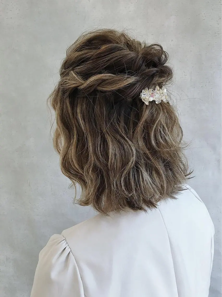 ショート カラー パーマ ヘアアレンジ ハーフアップ ハイライトカラー ハイライト _ WHITE三宮店のヘアスタイル