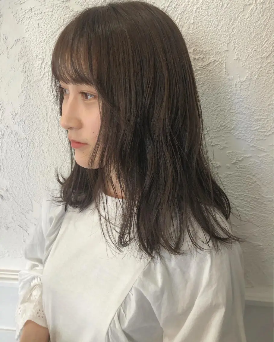 セミロング カラー アッシュ カット ヘアカラー 江原 彩華のヘアスタイル