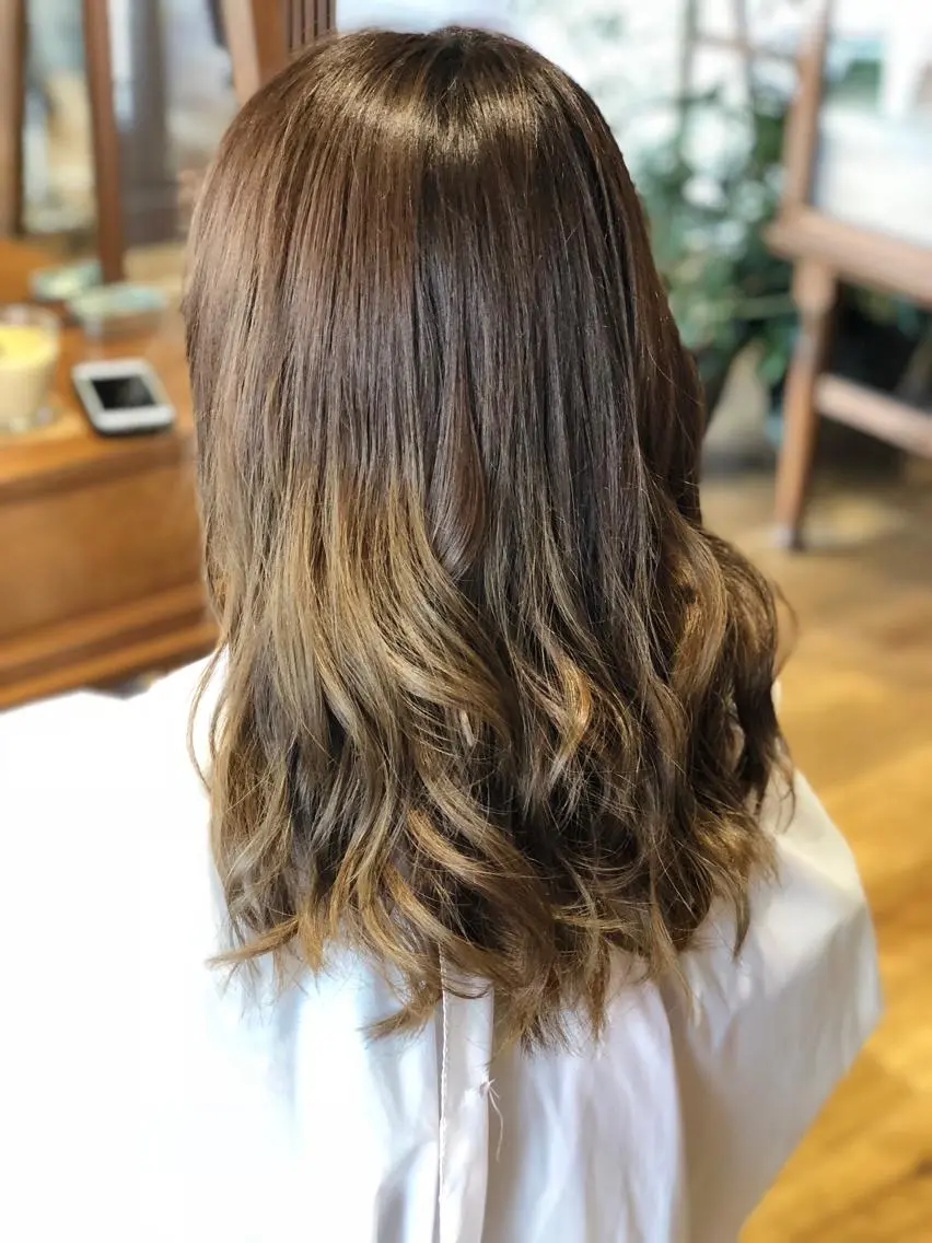 ロング カラー あらい なつみのヘアスタイル