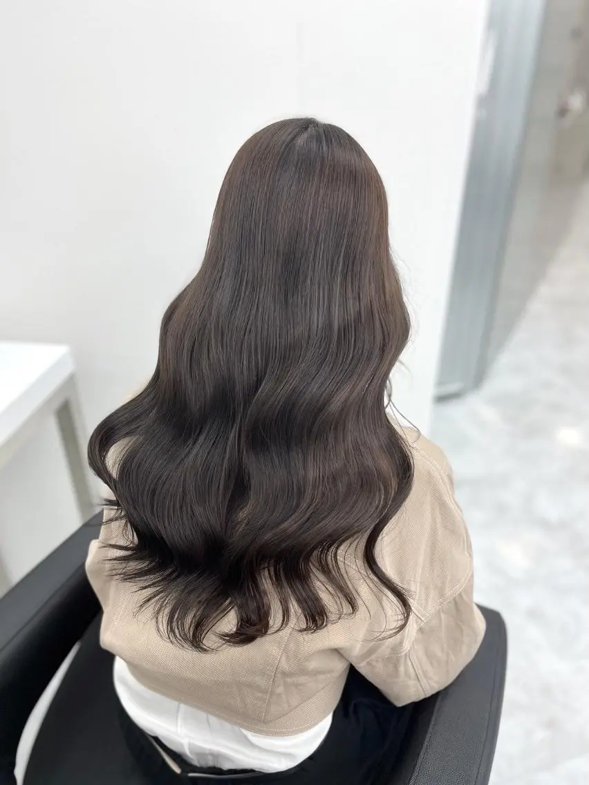 カラー 韓国風レイヤーカット 🇰🇷渋谷のヘアスタイル