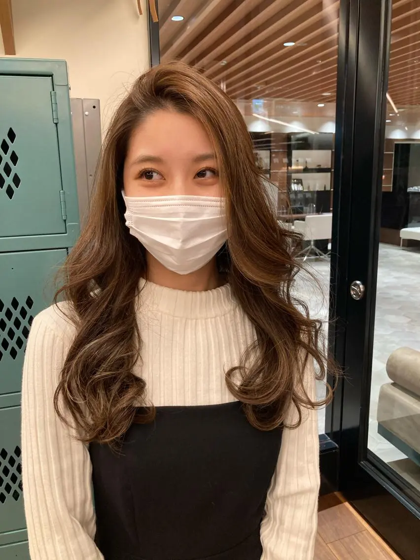 ロング ハイライト ｼｮｰﾄｶｯﾄ 梅田 山下　すみれのヘアスタイル