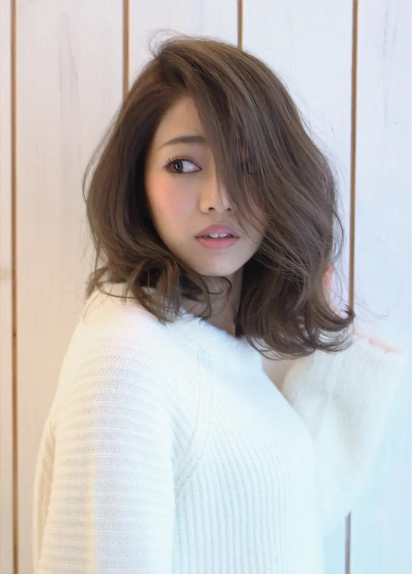 ミディアム カラー パーマ カット ヘアカラー トリートメント 小濱 秀人のヘアスタイル