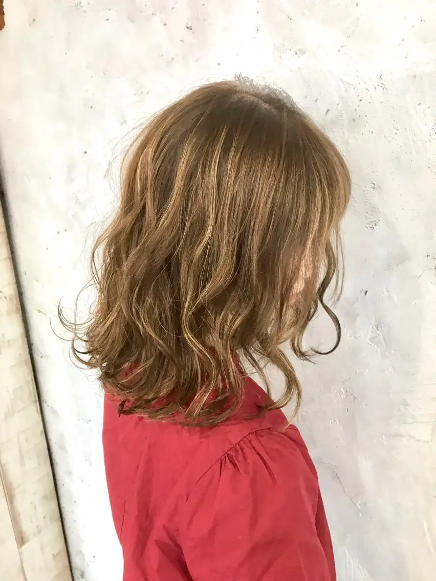 ミディアム ハイライト カット ヘアカラー トリートメント 新井 広樹のヘアスタイル