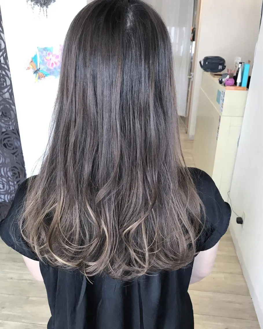 ミディアム カラー パーマ グラデーションカラー グレージュ 外国人風カラー カット ヘアカラー トリートメント grand juteのヘアスタイル