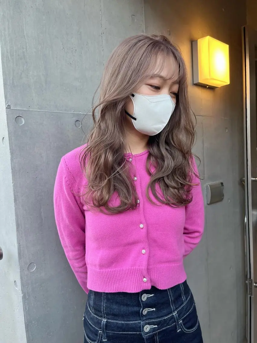 ロング カラー ベージュカラー グレージュ ミルクティーベージュ カット ヘアカラー トリートメント ミルクティーベージュ ブリーチ 店長 清水のヘアスタイル