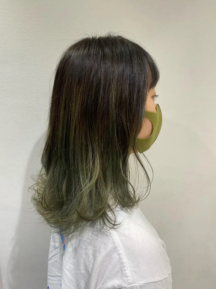 セミロング カラー 🍊オオノ リホ🍑のヘアスタイル