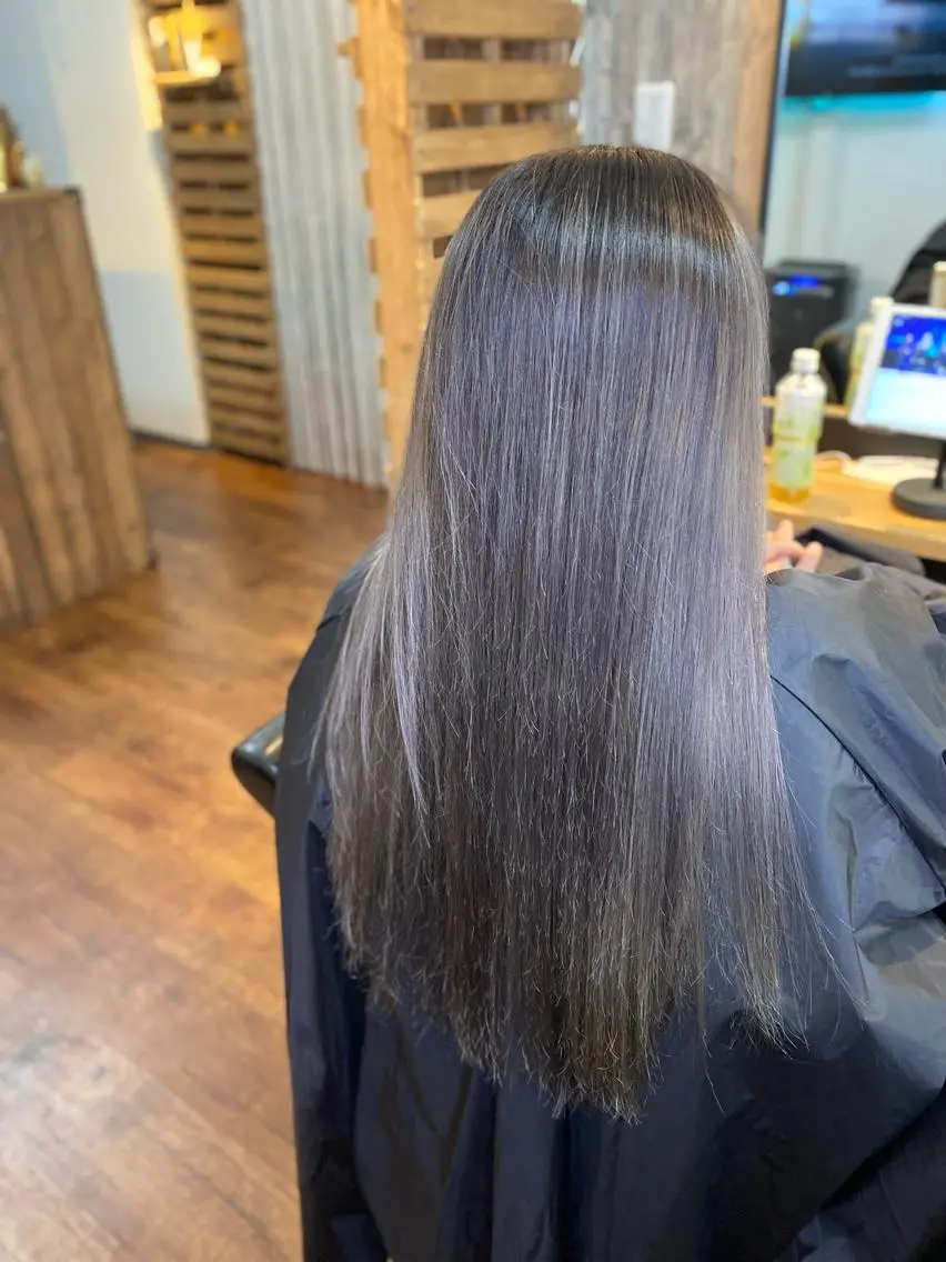 ロング カラー ハイライトカラー ハイライト カット ヘアカラー トリートメント Luzir⭐︎ GEN⭐︎のヘアスタイル