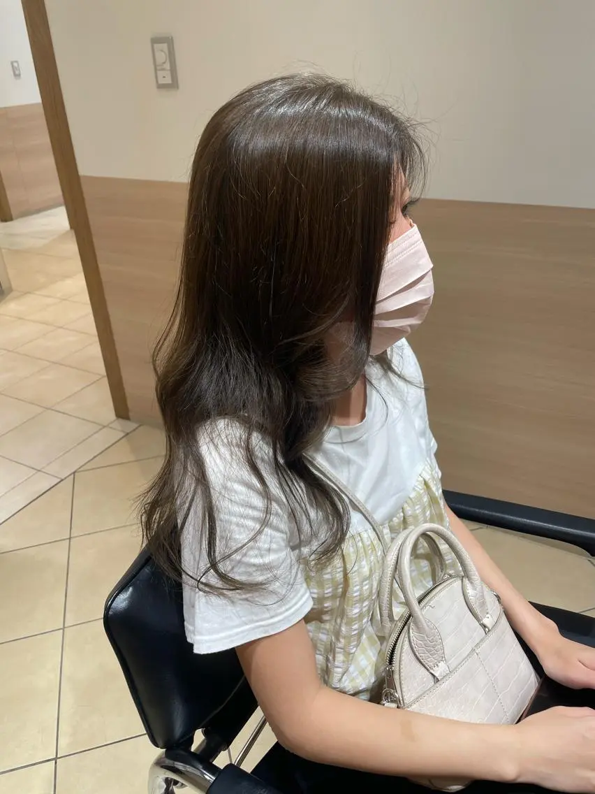 ロング カラー ブラウンカラー ケアカラー ナチュラルブラウン ピンクカラー ピンクブラウン カット ヘアカラー 天野 瑠真のヘアスタイル