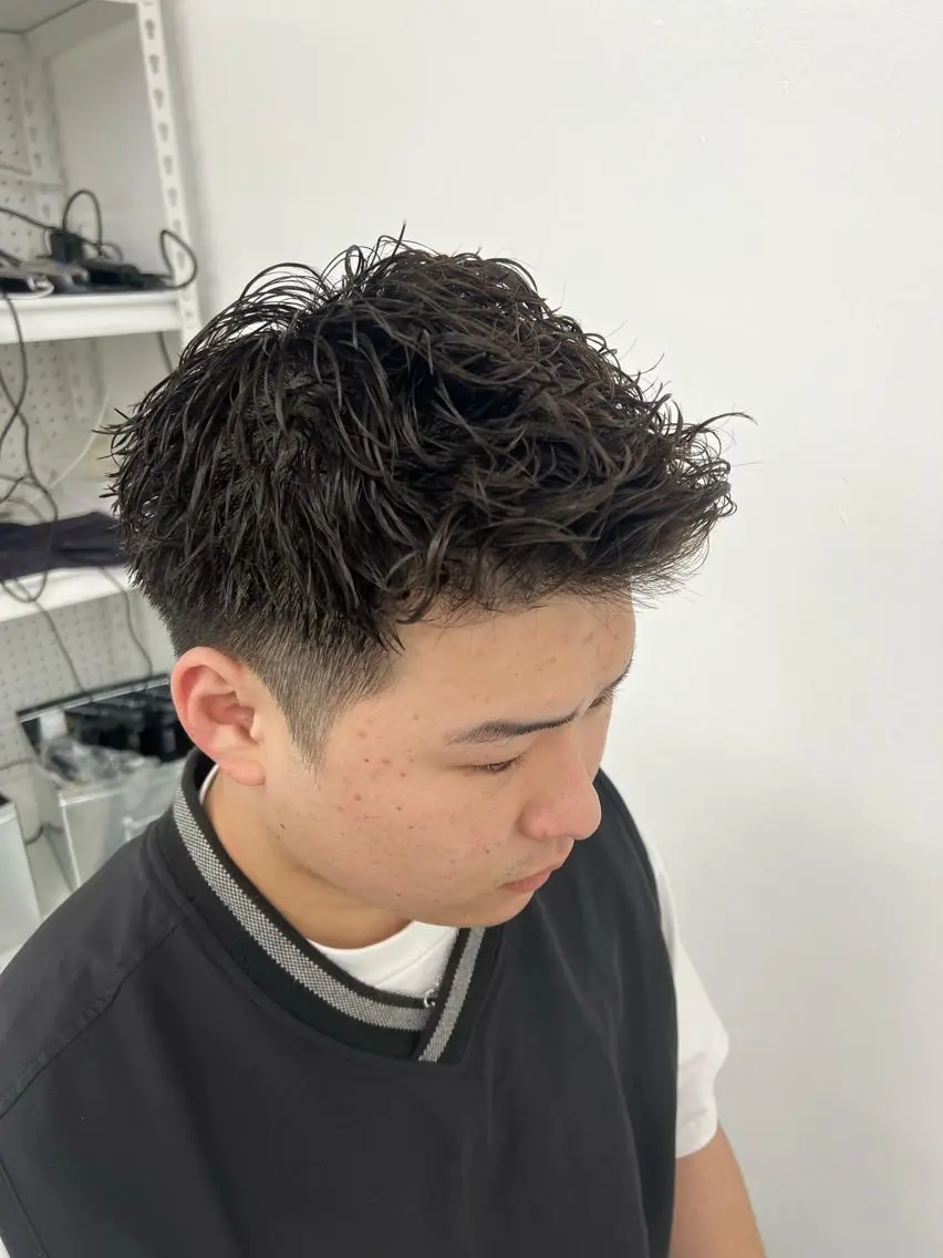 ショート パーマ メンズ メンズショート ショートヘア ヘアカラー 柏メンズカットパーマ NO.1タイチのヘアスタイル