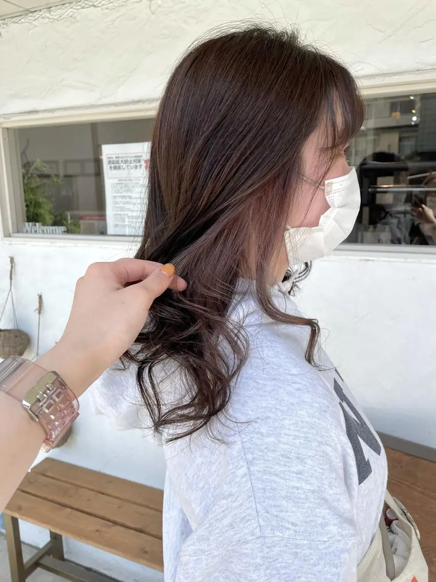 セミロング カラー ベージュカラー ブリーチ イヤリングカラー ミルクティーベージュ 後藤 陽花子のヘアスタイル