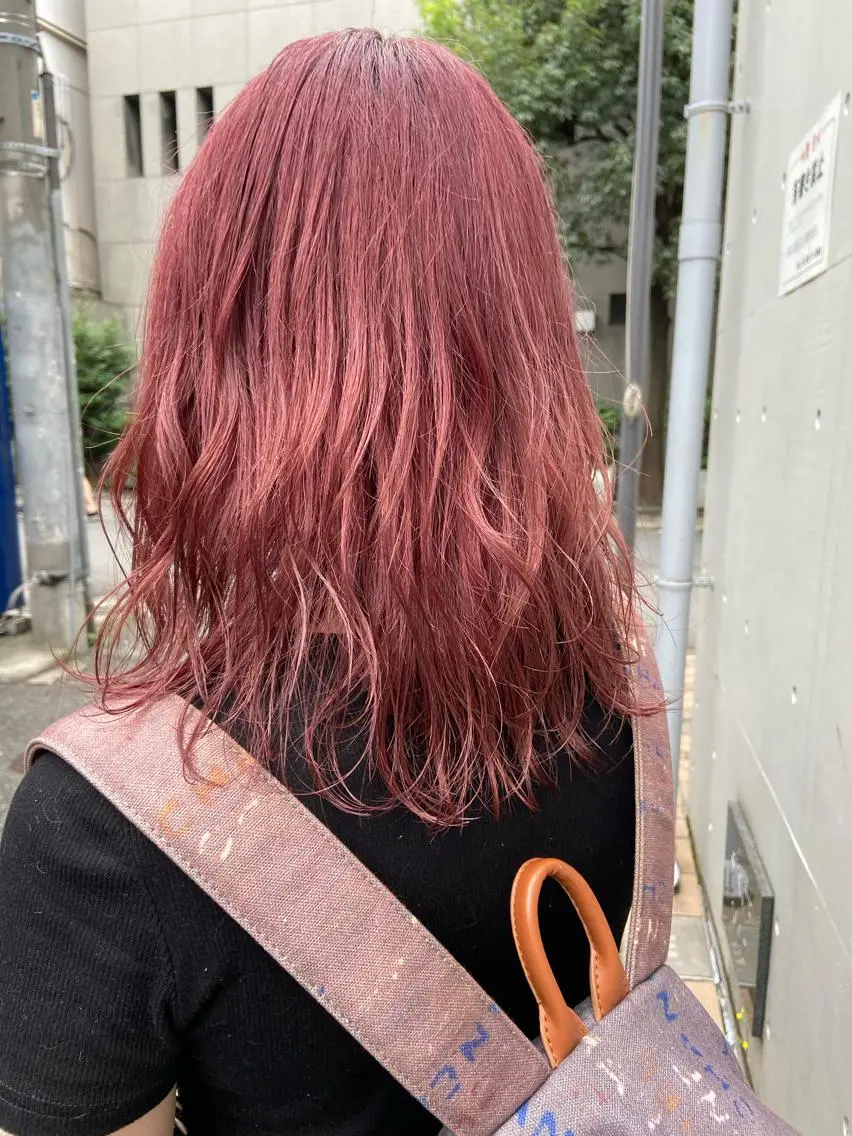 セミロング カラー SALTWATER AYARIのヘアスタイル