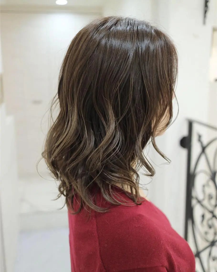 セミロング カラー バイオレットカラー カット ヘアカラー トリートメント 斉藤 貴也のヘアスタイル