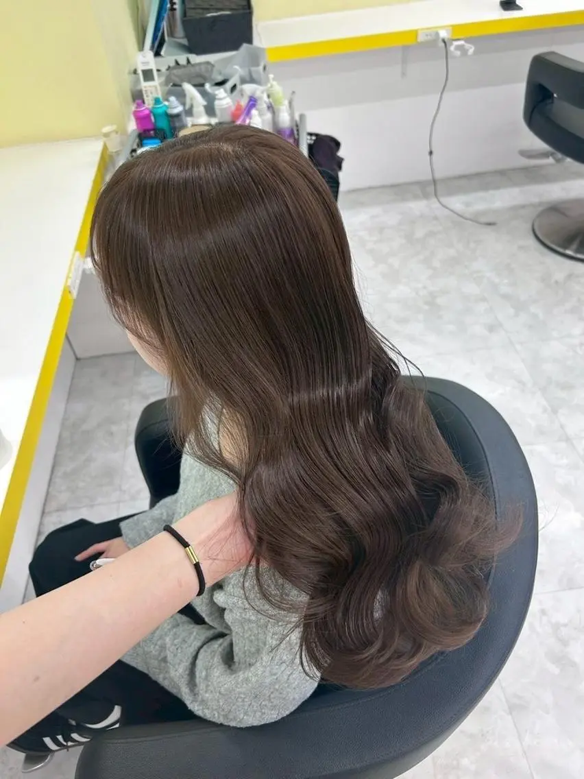 カラー カット ヘアカラー トリートメント ヘッドスパ ヘアセット 色持ち🤎ベージュ/ ブラウン🏹表参道のヘアスタイル