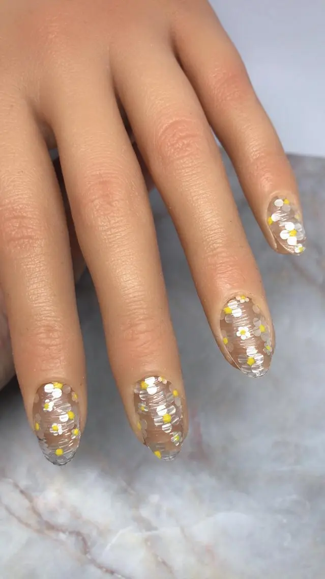 ネイル mano nella manoのネイルデザイン