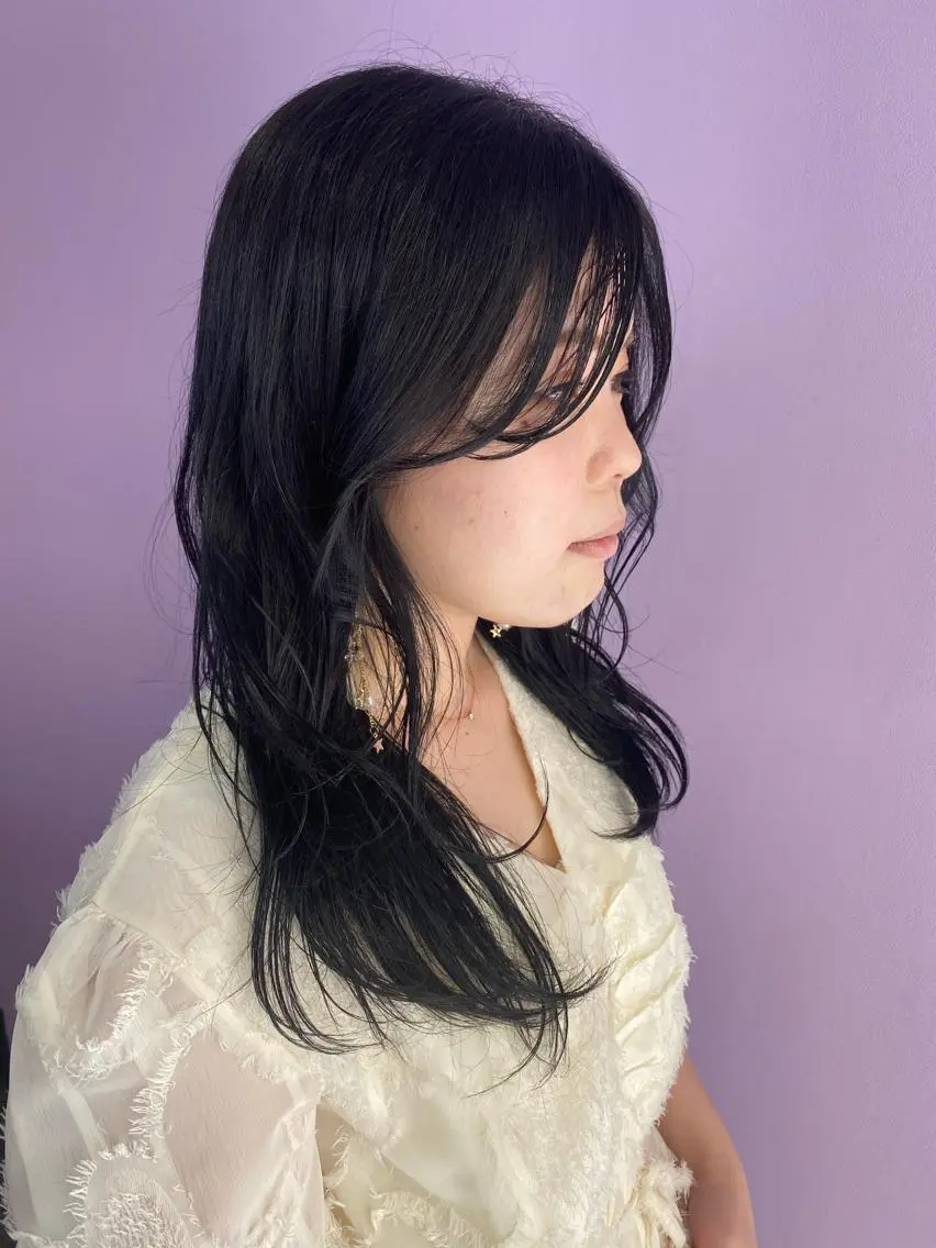 カラー アッシュ 黒髪 透明感カラー くぎた とわのヘアスタイル