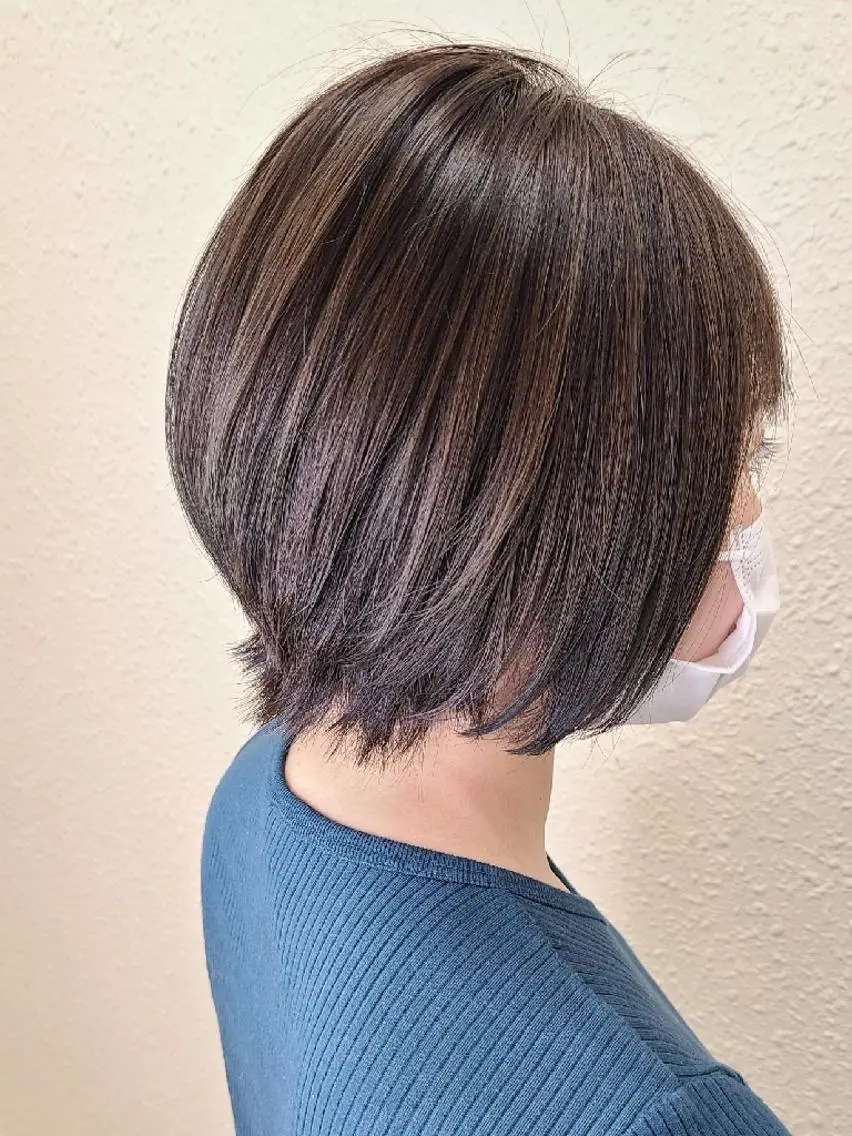 ショート くびれヘア ショートヘア カット トリートメント ブリーチカラー🌈 嘉名 真樹のヘアスタイル