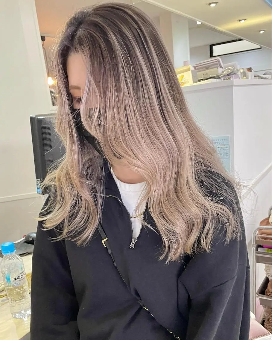 ロング ヘアカラー トリートメント Lit.豊橋 夏目のヘアスタイル