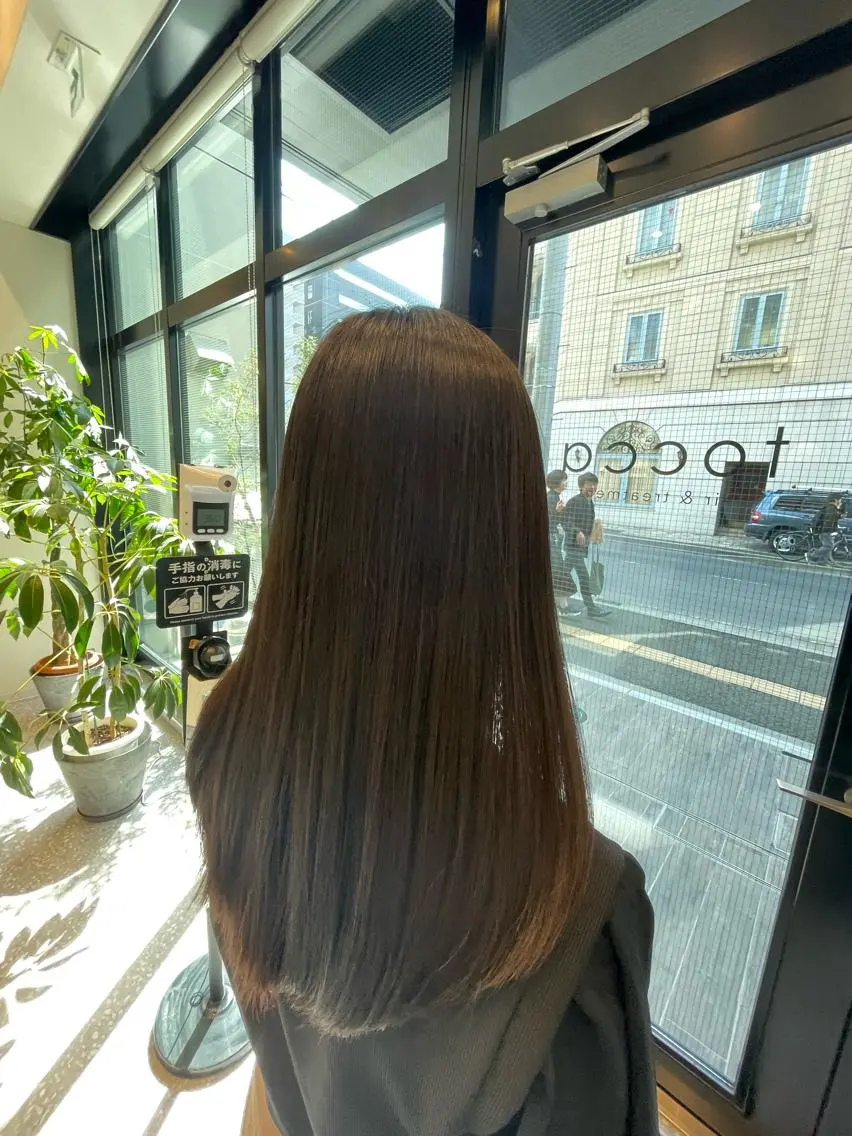 セミロング カット 縮毛矯正 トリートメント 荒木 理緒のヘアスタイル