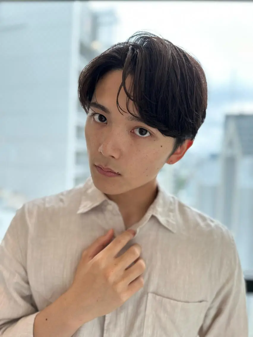 メンズ センターパート コンマヘア 10月限定モニター 髪質改善美髪矯正のヘアスタイル