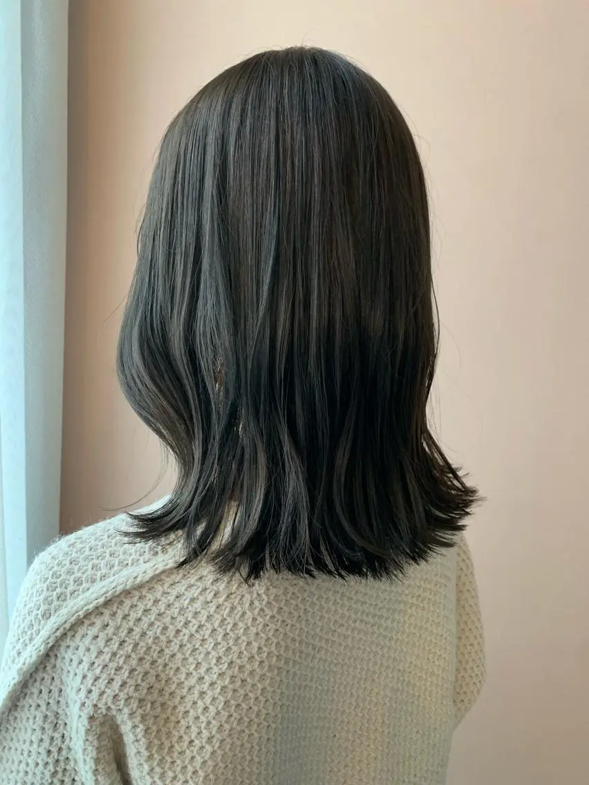 セミロング カラー 透明感カラー hubhair レイヤー/透明感のヘアスタイル
