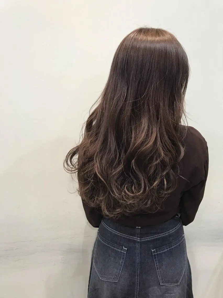 ロング カット ヘアカラー トリートメント 富田 菜月のヘアスタイル