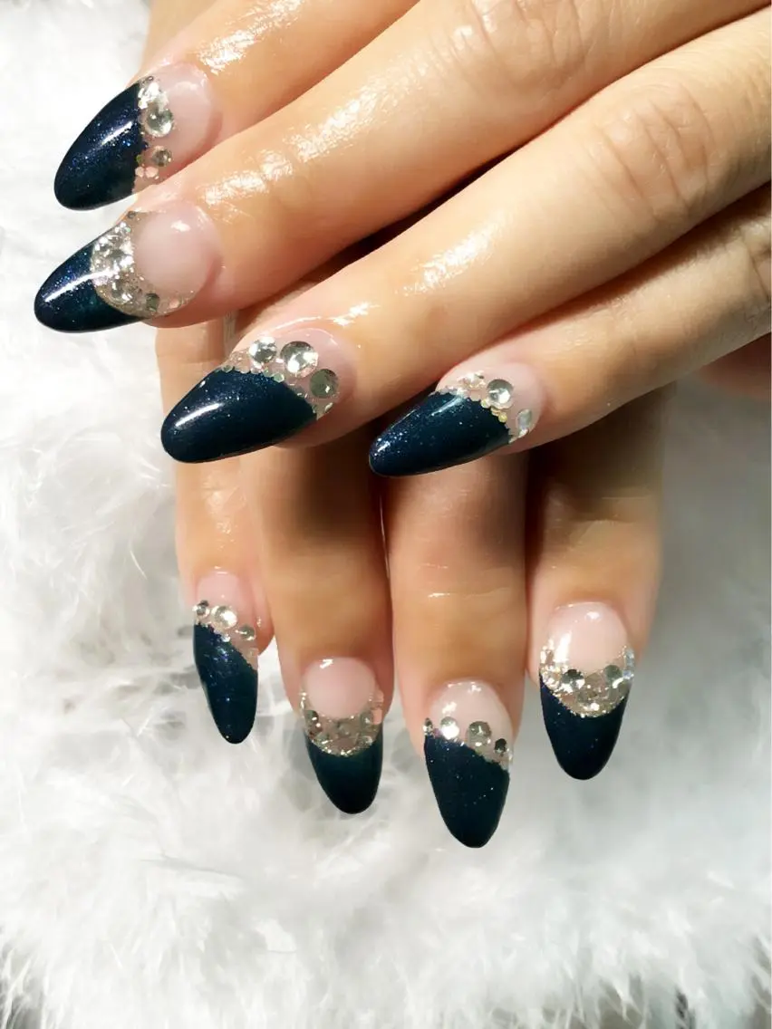 ネイル ゴージャス キラキラネイル 持ち込み ネイビー 冬ネイル ハンドネイル CITRAtotal beautyのネイルデザイン