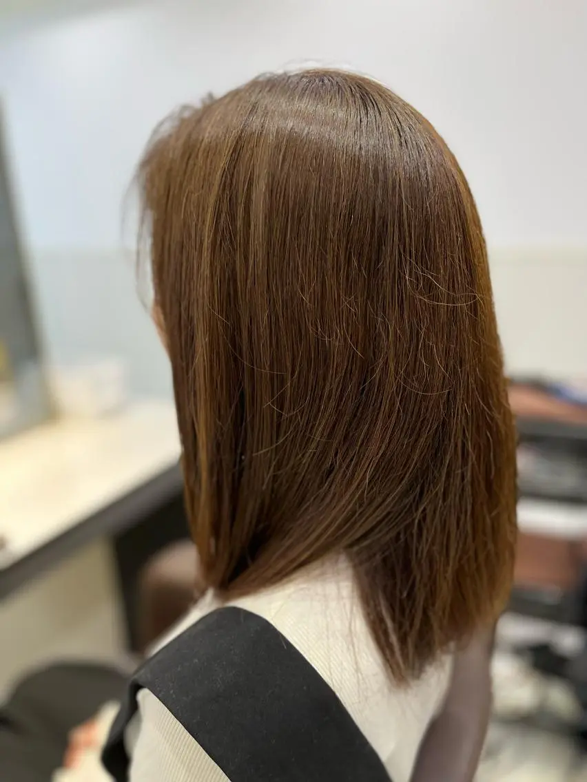 セミロング カラー ブラウンカラー オリーブブラウン ヘアカラー 小田切 栄司のヘアスタイル