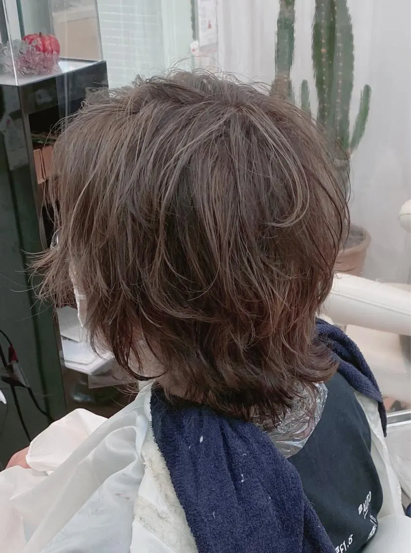 ショート アッシュ ハイライト ヘアカラー カラー特化 横川　翔希のヘアスタイル