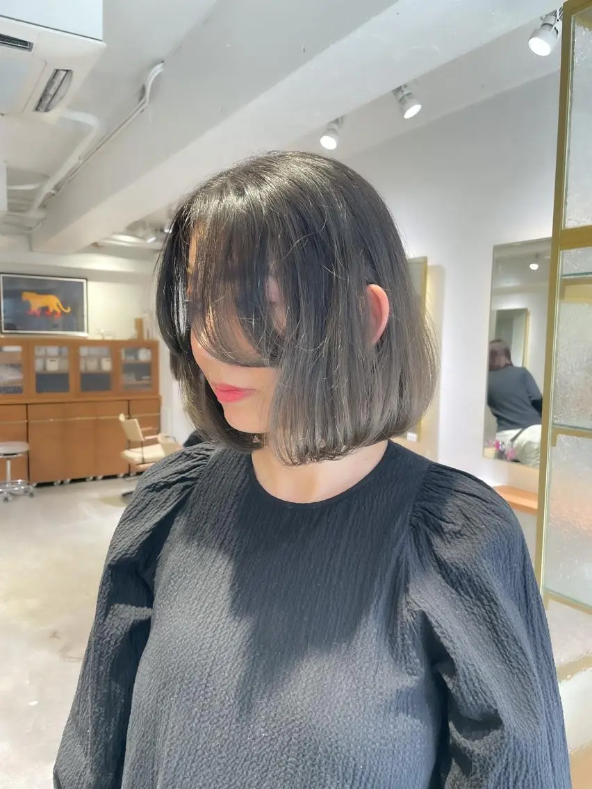 ショート カラー ボブ 顔まわりレイヤー 顔周りカット レイヤーカット ARISA 学芸大学/海外ヘアのヘアスタイル