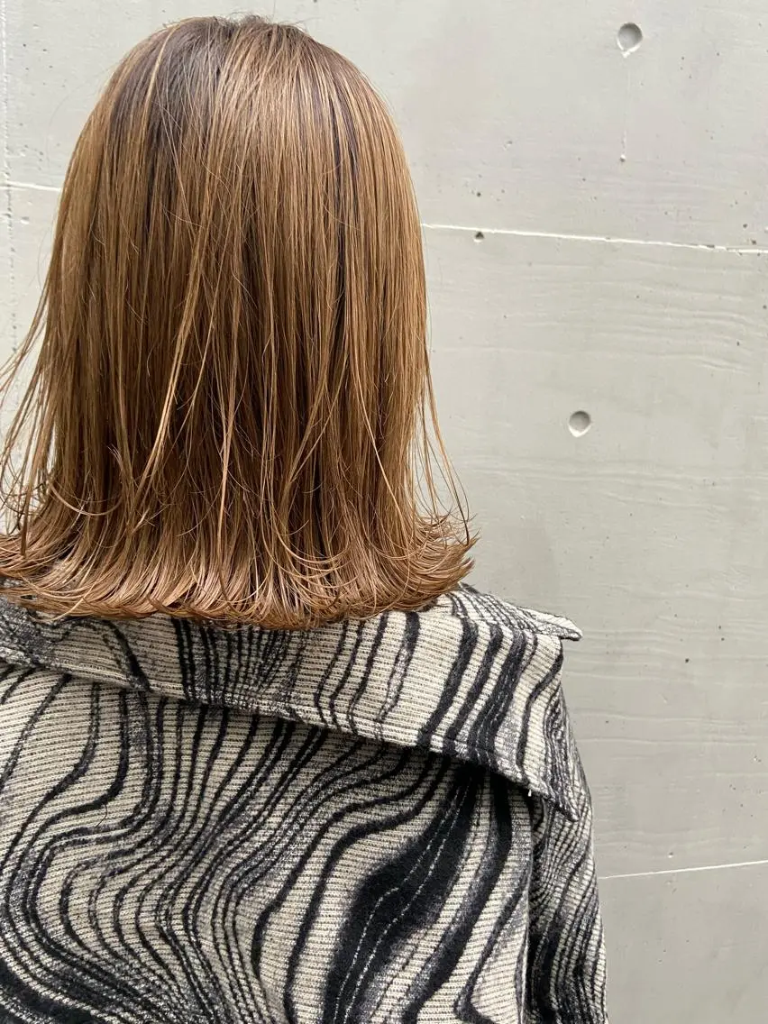 ミディアム ボブ 外ハネヘア SALTWATER AYARIのヘアスタイル