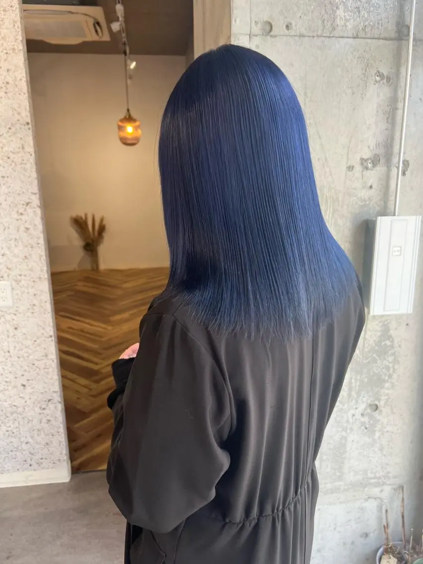 ミディアム カラー ブリーチ ブルーカラー ハイトーンカラー ヘアカラー トリートメント lani ブリーチ /ダブルカラーのヘアスタイル