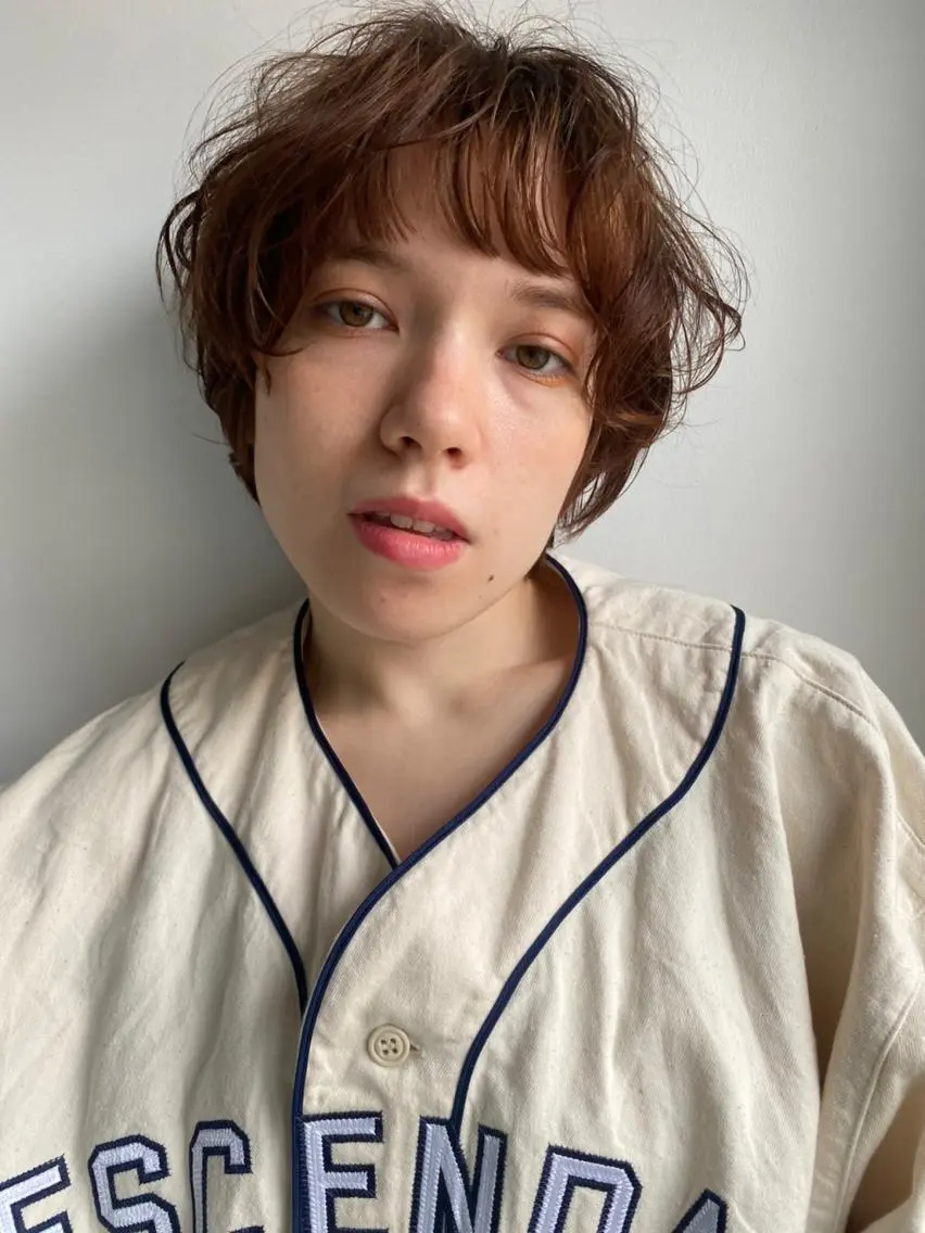 ショート カラー パーマ アディクシーカラー ブリーチ ブロンド ブルーカラー ハイライトカラー カット ヘアカラー トリートメント CEINE+ officialのヘアスタイル