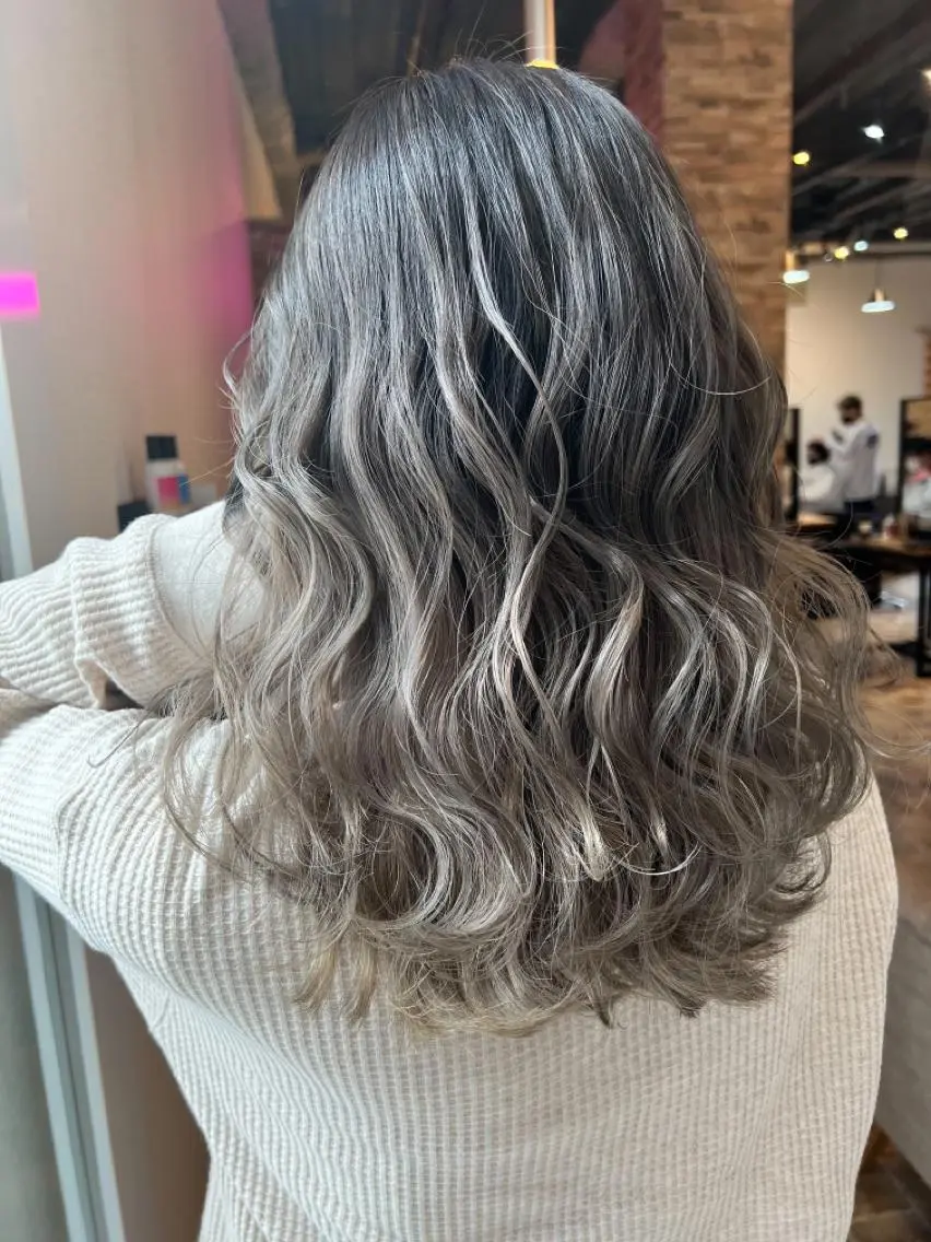 セミロング カラー ヘアカラー&縮毛矯正 STAR☆RIVERのヘアスタイル