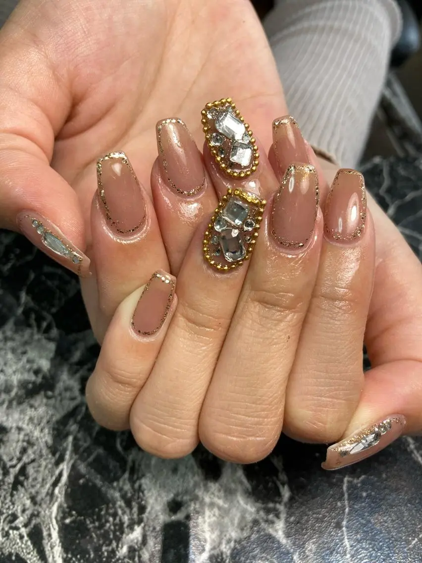 ミディアム ネイル ハンドネイル フットネイル ✴︎ Delightのネイルデザイン