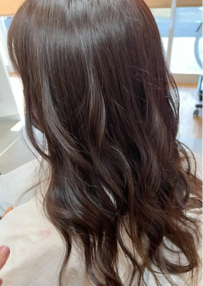ロング カラー 坂田 優子のヘアスタイル