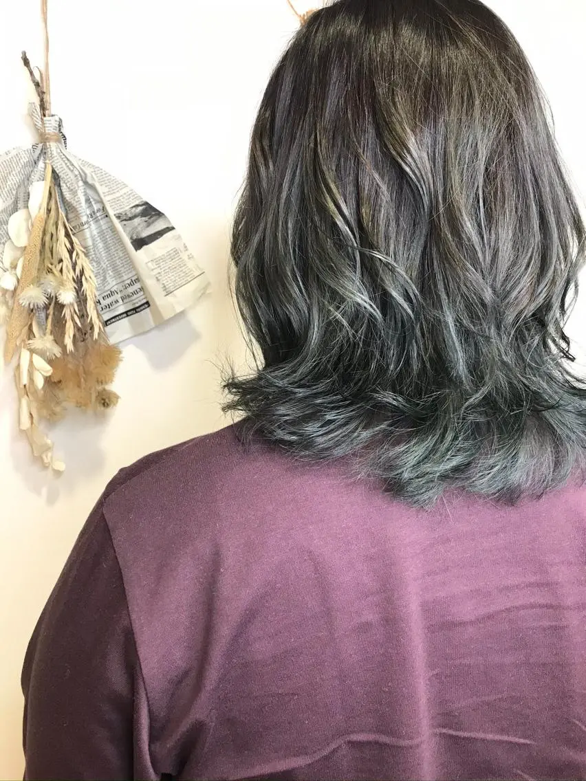 セミロング カラー グレージュ ミント カット ヘアカラー トリートメント 松佐 ゆかりのヘアスタイル