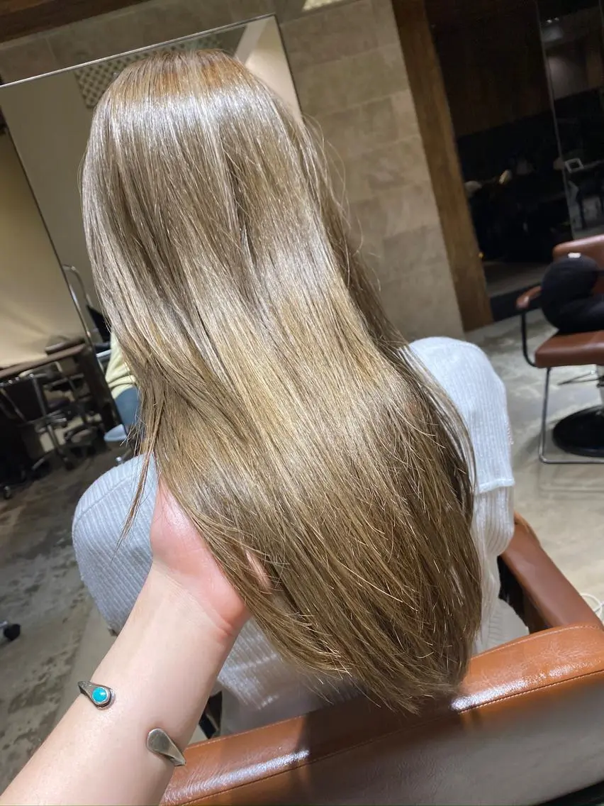 カラー ハイトーンカラー カット ヘアカラー トリートメント 顔まわりの神様✨ 透明感カラー藤嶋秀幸のヘアスタイル